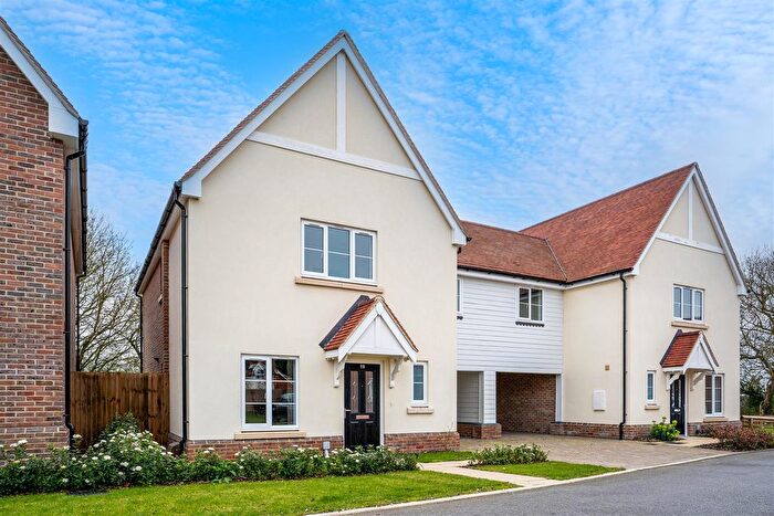 3 Bedroom Detached House For Sale In Scholars Close, Felsted, CM6