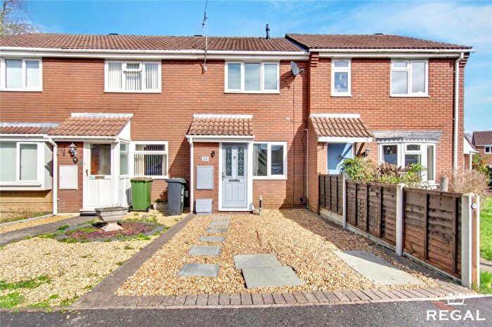 2 Bedroom Terraced House For Sale In Edmunds Close, Botley, SO30