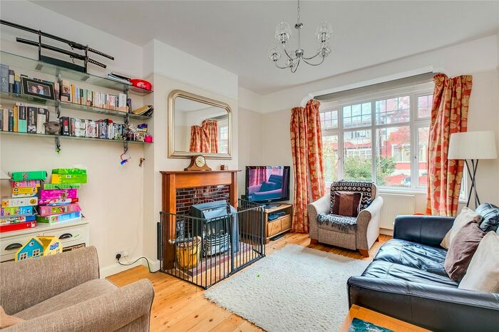 4 Bedroom Terraced House To Rent In Lingwell Road, Tooting Bec, London, SW17
