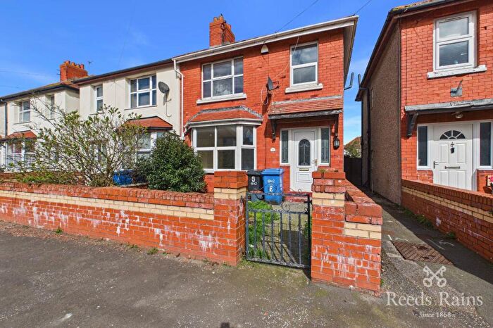 3 Bedroom End Of Terrace House For Sale In Buckley Avenue, Rhyl, Denbighshire, LL18