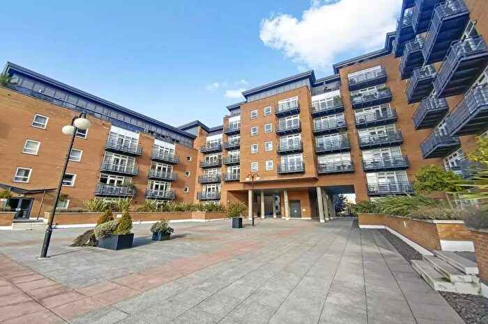2 Bedroom Flat To Rent In Isle Of Dogs, Canary Wharf, London, E14