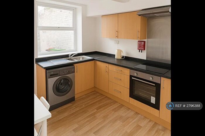 4 Bedroom Terraced House To Rent In Albert Street, Hucknall, Nottingham, NG15