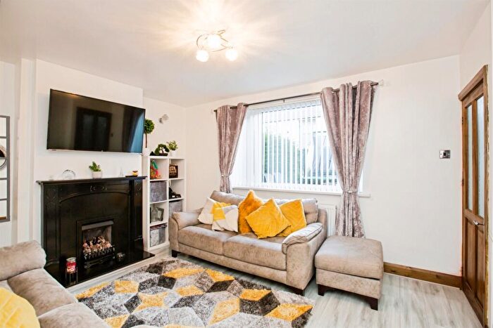 3 Bedroom Semi-Detached House For Sale In Weatherhouse Terrace, Halifax, HX2