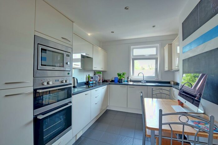 2 Bedroom Apartment To Rent In Quentin Road, Lewisham, SE13