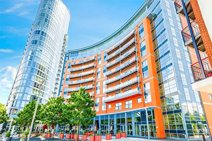 2 Bedroom Flat To Rent In Gunwharf Quays, Portsmouth, Hampshire, PO1