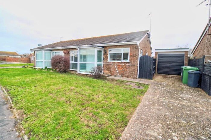 2 Bedroom Bungalow To Rent In Lapwing Close, Eastbourne, BN23