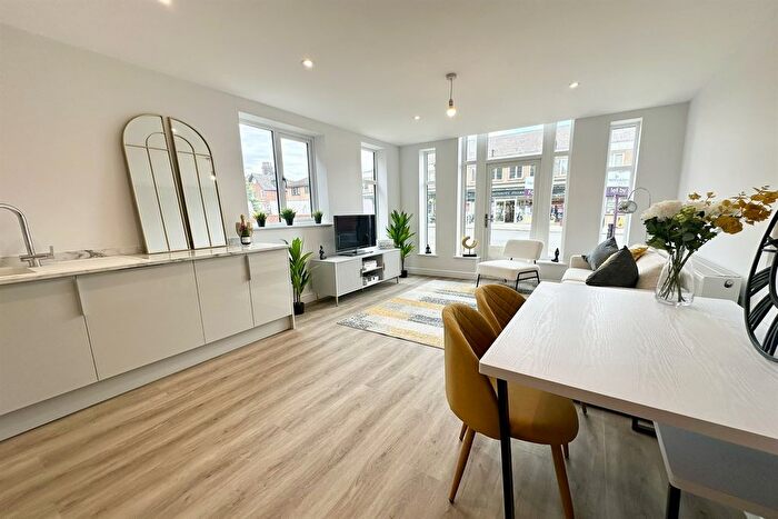 2 Bedroom Flat To Rent In Flat Marlborough House, Headley Road, Grayshott, Hindhead, GU26