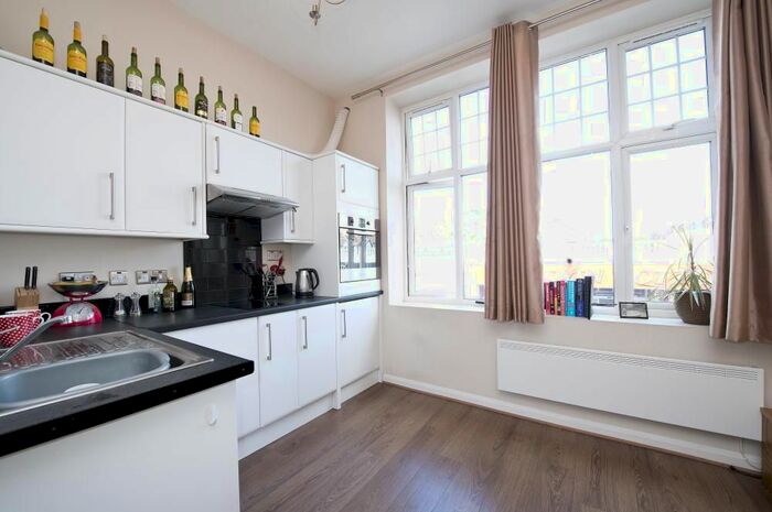 1 Bedroom Flat To Rent In Upper Tooting Road, Tooting, London, SW17