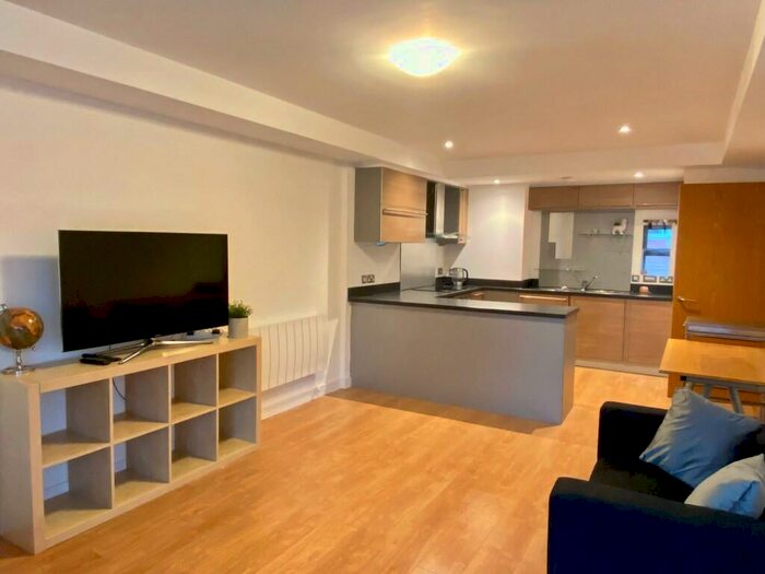2 Bedroom Apartment To Rent In Blantyre Street, Manchester, M15