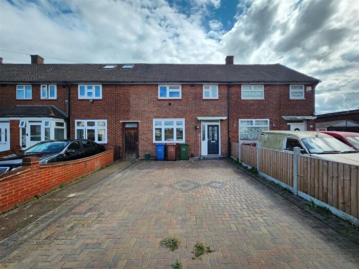 3 Bedroom Property To Rent In Daiglen Drive, South Ockendon, RM15