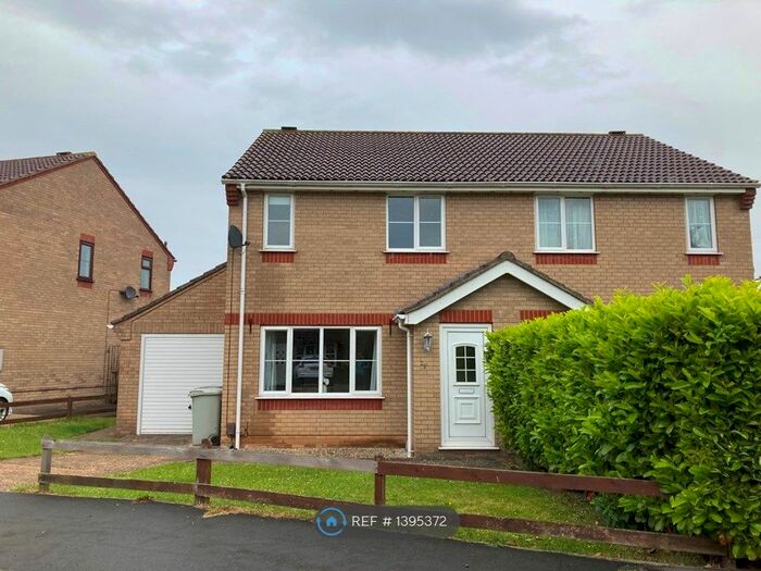 3 Bedroom Semi-Detached House To Rent In Swallow Drive, Louth, LN11