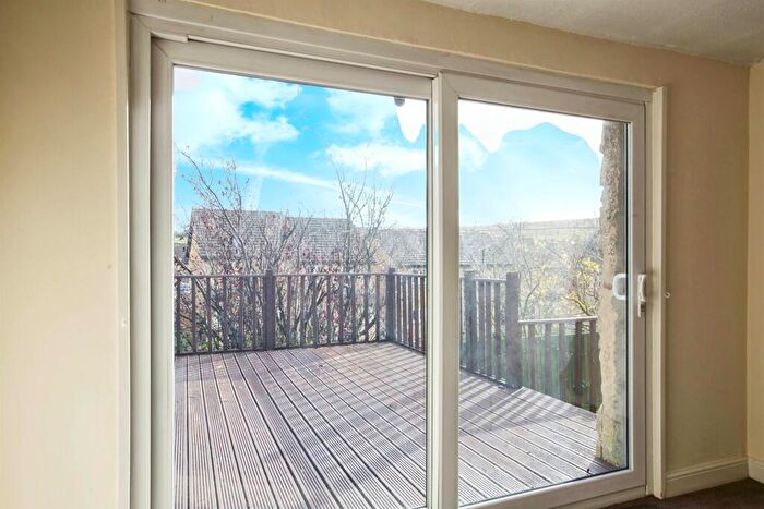 2 Bedroom Semi-Detached Bungalow For Sale In Longhouse Drive, Denholme, Bradford, BD13