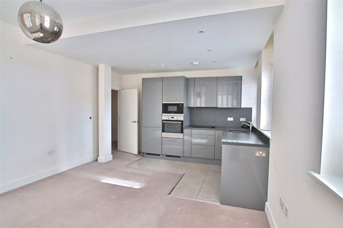 2 Bedroom Flat To Rent In Princes Drive, Worcester, WR1