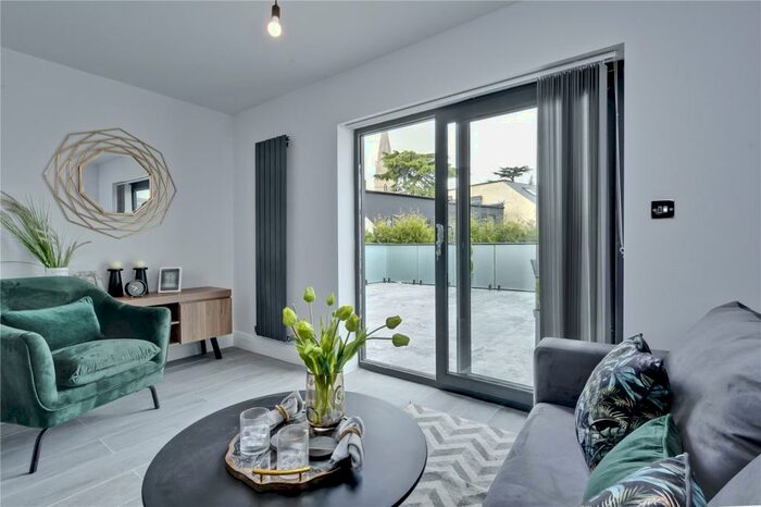 1 Bedroom Apartment To Rent In High Street, Esher, Surrey, KT10