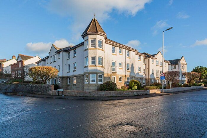3 Bedroom Flat For Sale In Woodrow Court, Port Glasgow Road, Kilmacolm, PA13