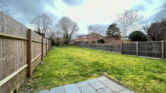 Studio To Rent In Camborne Road, Sutton, SM2
