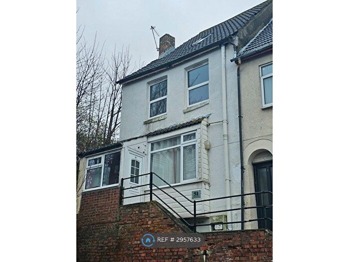 3 Bedroom End Terrace House To Rent In Thanet Gardens, Folkestone, CT19