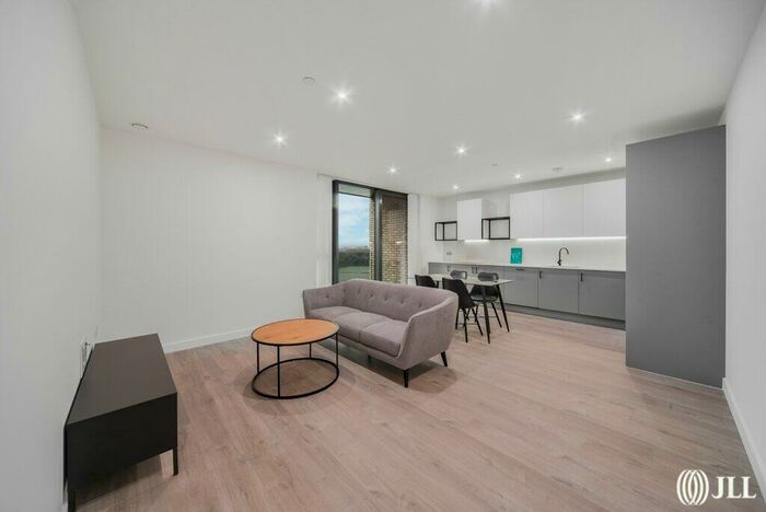 2 Bedroom Apartment To Rent In Willowbrook House, London, N4