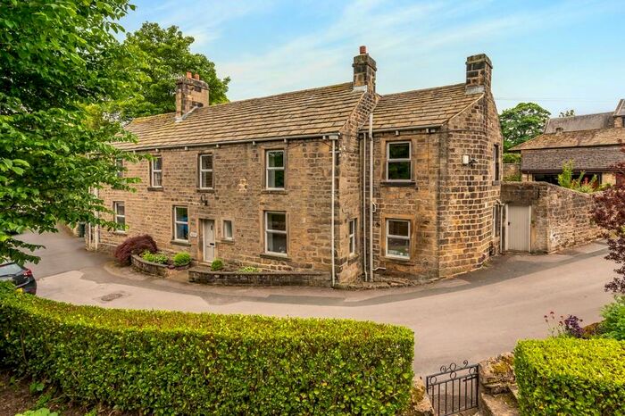 3 Bedroom Link Detached House For Sale In Corn Mill Lane, Burley In Wharfedale, LS29