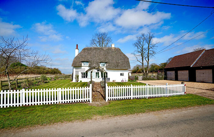 3 Bedroom Detached House For Sale In West End, Little Staughton, MK44