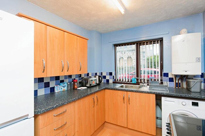 2 Bedroom Flat For Sale In Abergele Road, Old Colwyn, Colwyn Bay, Conwy, LL29