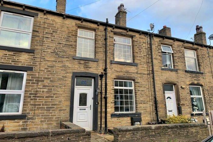 3 Bedroom Property To Rent In Charlesworth Grove, Halifax, HX2