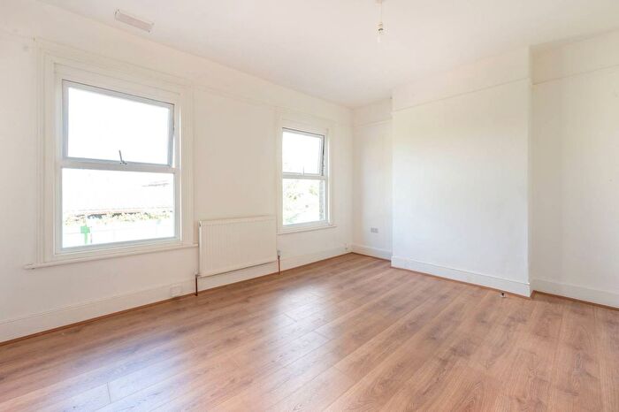 3 Bedroom Terraced House For Sale In Crownfield Road, Maryland, London, E15