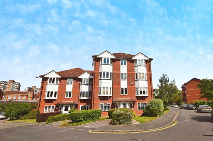 2 Bedroom Flat To Rent In Rossetti Road Bermondsey, SE16