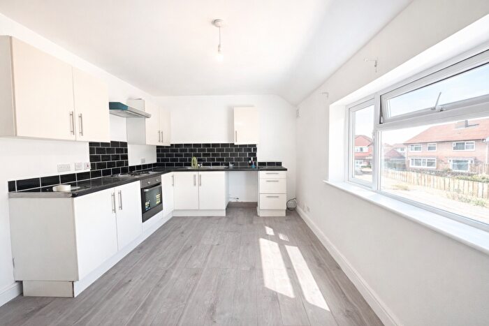 3 Bedroom Flat To Rent In Sheppard Close, Enfield, EN1