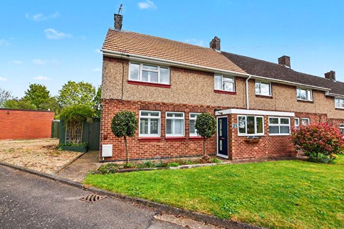 3 Bedroom End Terrace House For Sale In Farmclose Road, Wootton, Northampton, NN4