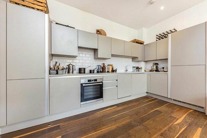 2 Bedroom Flat To Rent In Charles Street, London, N19