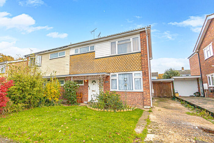 3 Bedroom Semi Detached House For Sale In The Finches, Benfleet, SS7