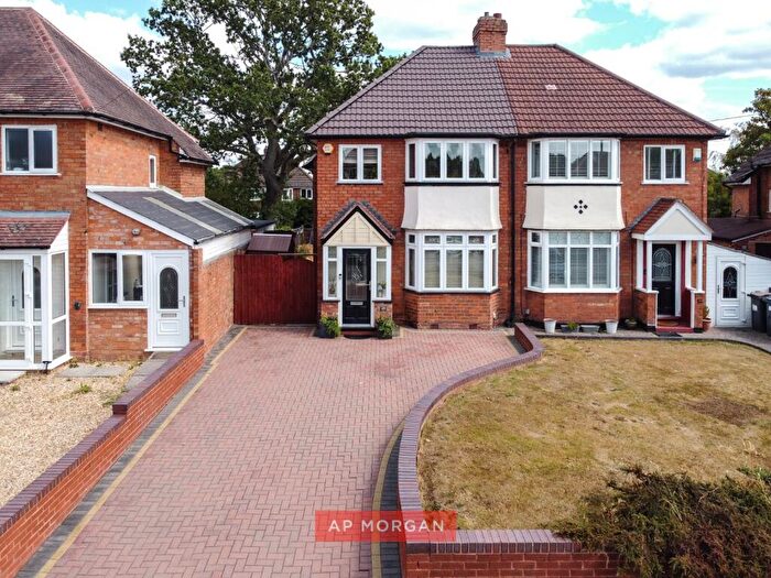 3 Bedroom Semi-Detached House For Sale In Hazel Croft, Northfield, Birmingham, West Midlands, B31