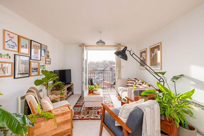 2 Bedroom Flat For Sale In Squires Court, Bedminster, BS3