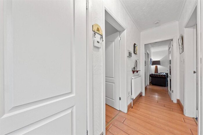 2 Bedroom Flat For Sale In Burnhall Place, Wishaw, ML2