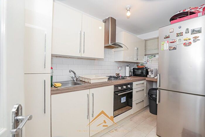 2 Bedroom Flat For Sale In Glenbervie Road, Grangemouth, FK3