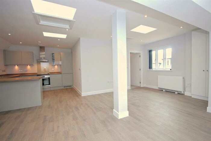 2 Bedroom Apartment To Rent In Sir Isaacs Walk, Colchester, CO1