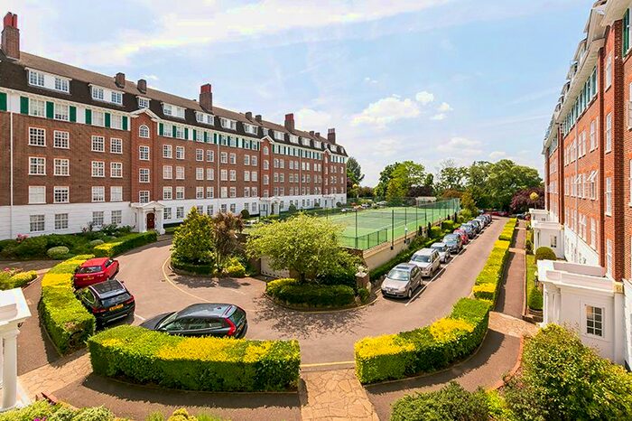 2 Bedroom Flat To Rent In Richmond Hill, Richmond, TW10