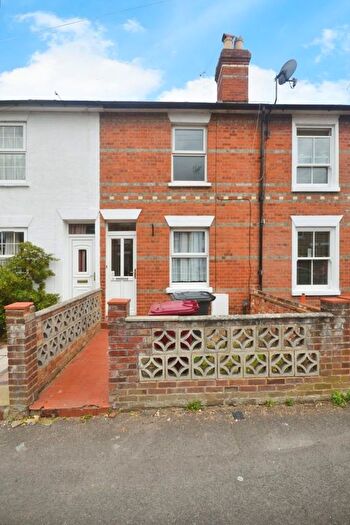3 Bedroom Terraced House For Sale In Blenheim Gardens, Reading, RG1