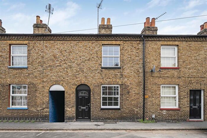 2 Bedroom Terraced House For Sale In Port Vale, Bengeo, SG14