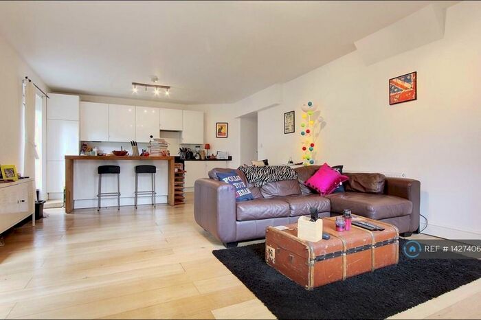 1 Bedroom Flat To Rent In Alyn Court, Crouch End, London, N8