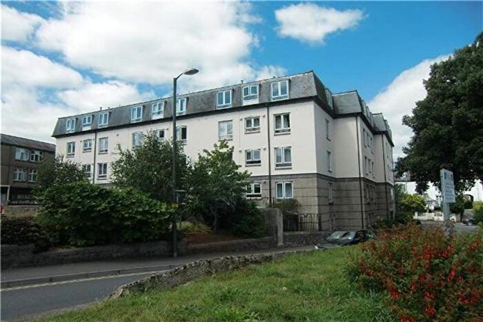 2 Bedroom Flat To Rent In Homepalms House, Torquay, TQ1