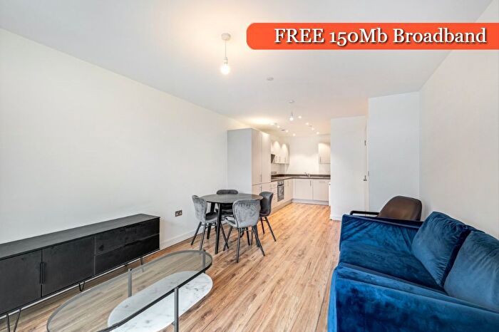 2 Bedroom Flat To Rent In The Stylus, Blyth Road, Hayes, UB3