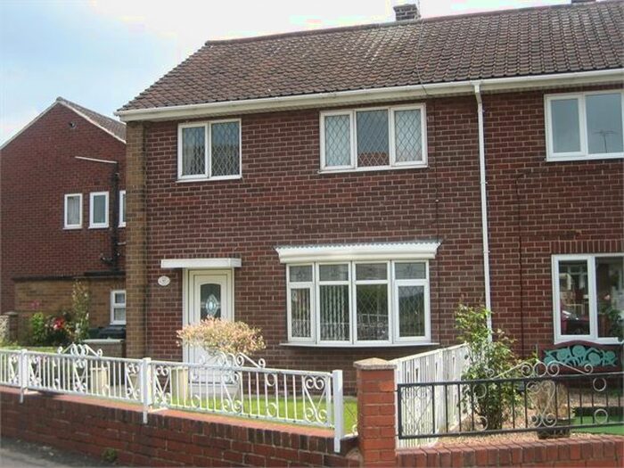 3 Bedroom Semi-Detached House To Rent In Cedar Grove, Conisbrough, Doncaster, DN12