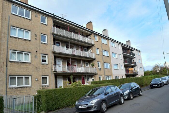 3 Bedroom Flat To Rent In Lochlea Road, Glasgow, Scotland, G43