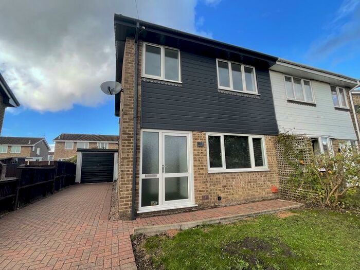 3 Bedroom Semi-Detached House To Rent In Wellwood Road, Swadlincote, DE11