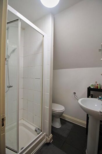 1 Bedroom Flat To Rent In Gladstone Road, Watford, WD17