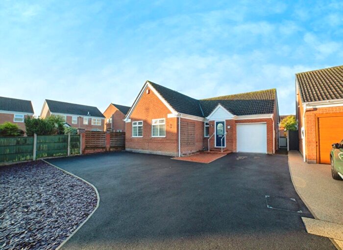 3 Bedroom Bungalow For Sale In Cotswold Grove, Mansfield, Nottinghamshire, NG18