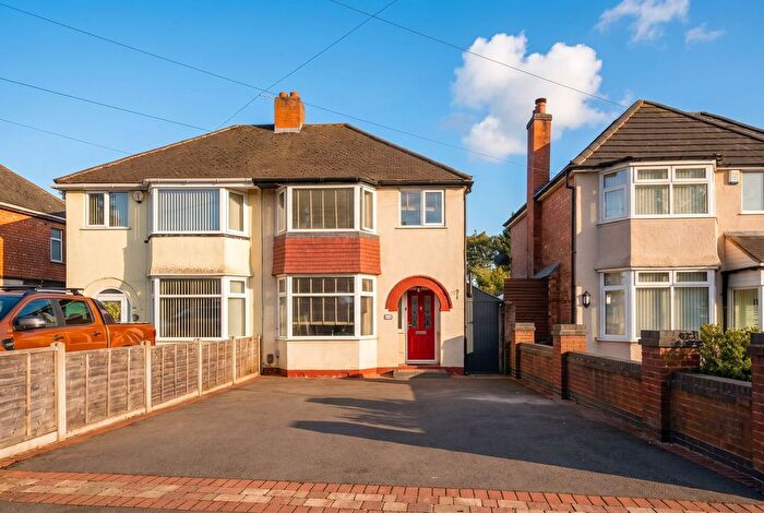 3 Bedroom Semi Detached House For Sale In Stroud Road, Shirley, B90