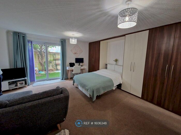 Studio To Rent In Maiden Place, Lower Earley, Reading, RG6